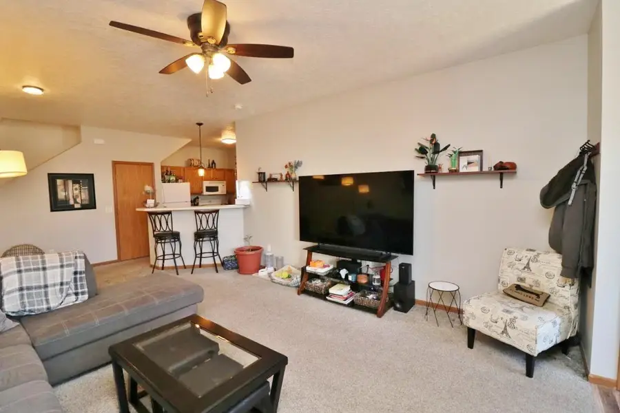 2059 14TH ST NW, Minot, ND 58703 - #3