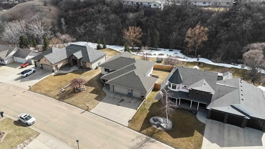 1413 Golden Valley Lane, Minot, ND 58703 - #2