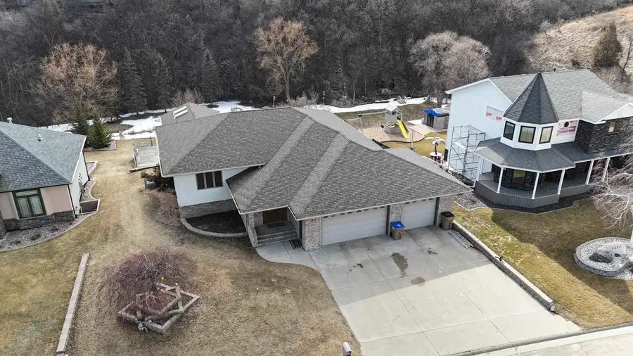 1413 Golden Valley Lane, Minot, ND 58703 - #3