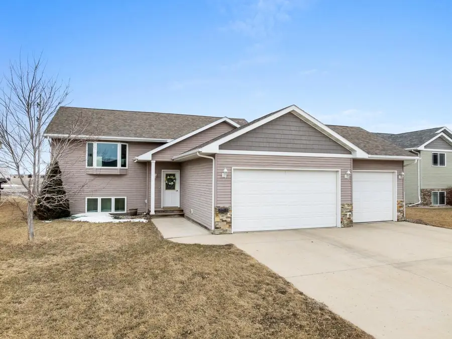 2844 Grey Eagle Pass, Minot, ND 58703 - #2