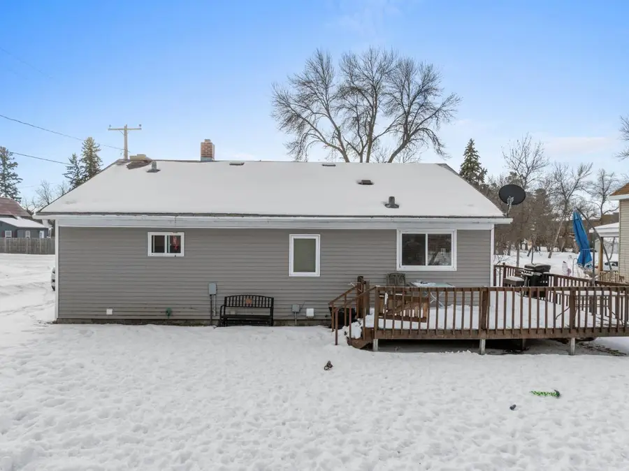 603 3rd Ave, Rolette, ND 58366 - #3