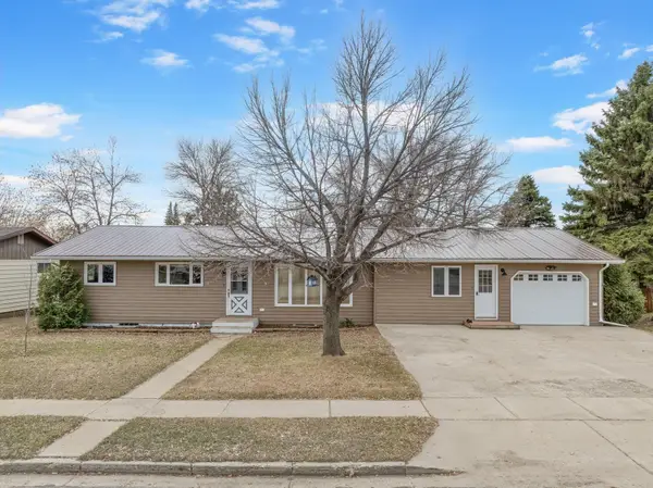 225 5th St NW, Tioga, ND 58852