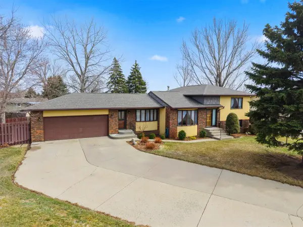 6 Ruyak Point, Minot, ND 58703