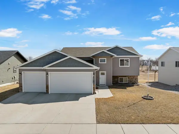 612 Klein Ave, Surrey, ND 58785