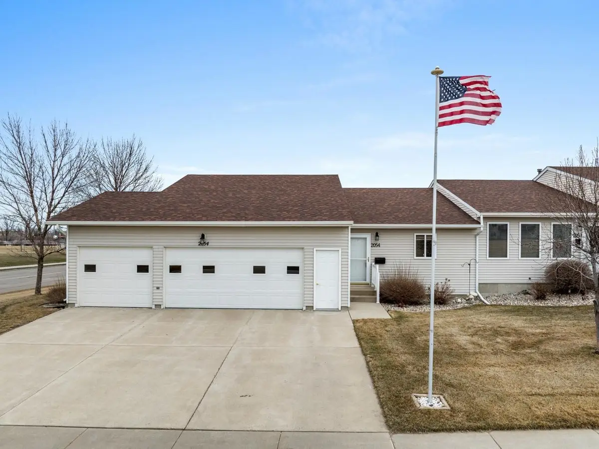 2054 13th St NW, Minot, ND 58703 - #1