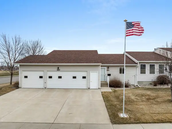 2054 13th St NW, Minot, ND 58703