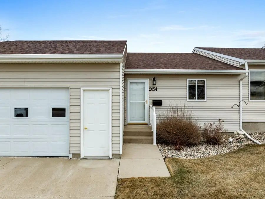 2054 13th St NW, Minot, ND 58703 - #2