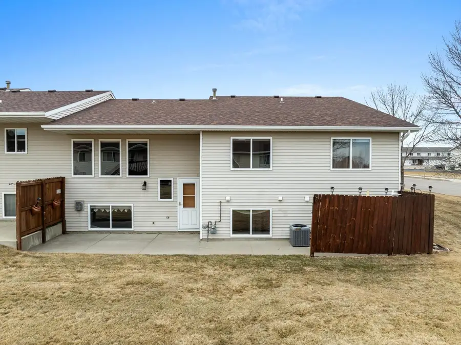 2054 13th St NW, Minot, ND 58703 - #3