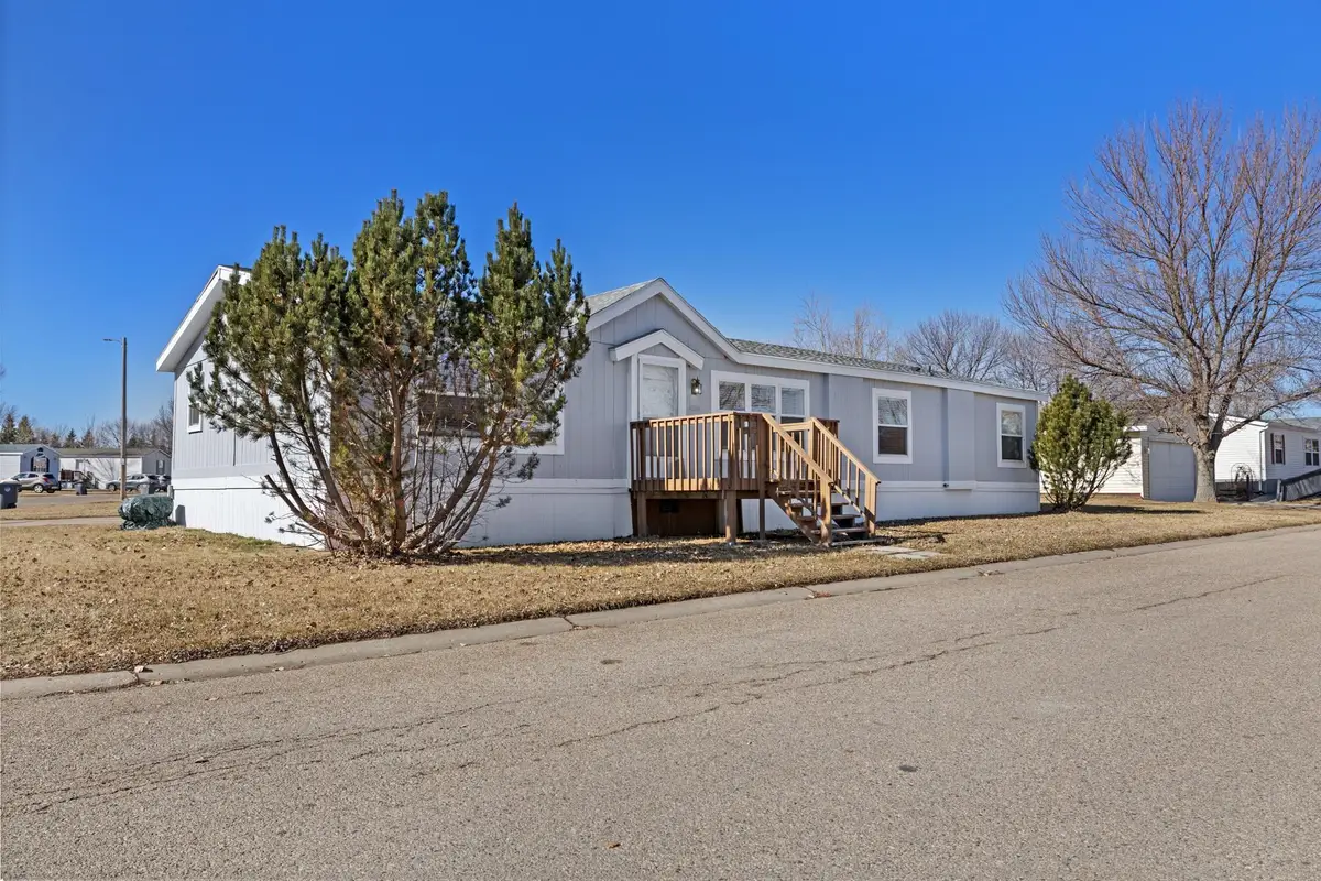 406 31ST AVE SE LOT 426, Minot, ND 58701 - #1