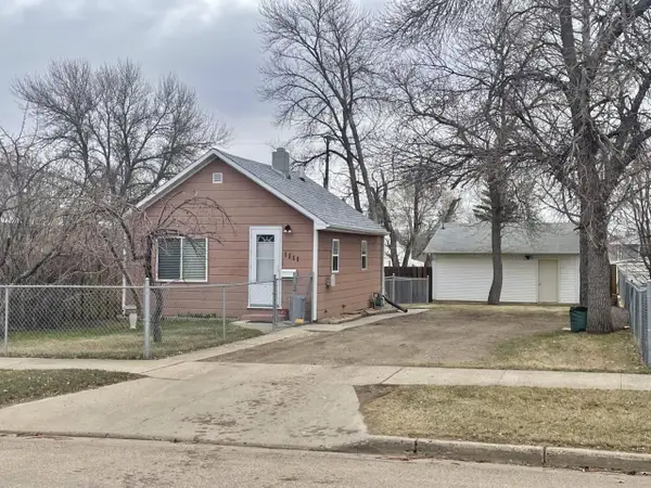 1111 7th St SW, Minot, ND 58701