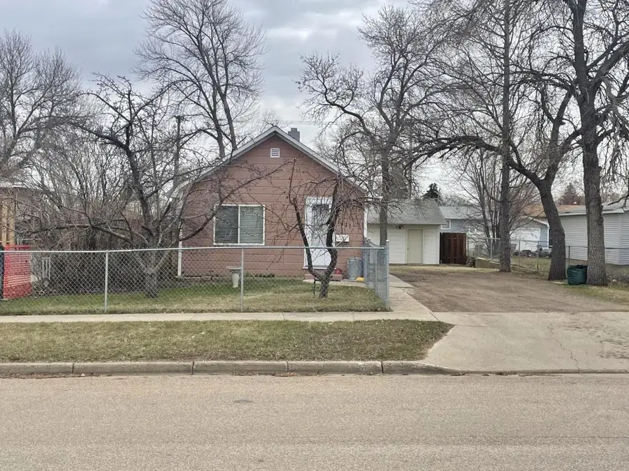 1111 7th St SW, Minot, ND 58701 - #2