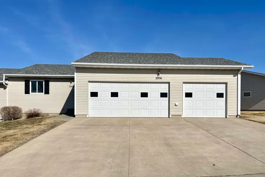 2056 14th St NW, Minot, ND 58703 - #2