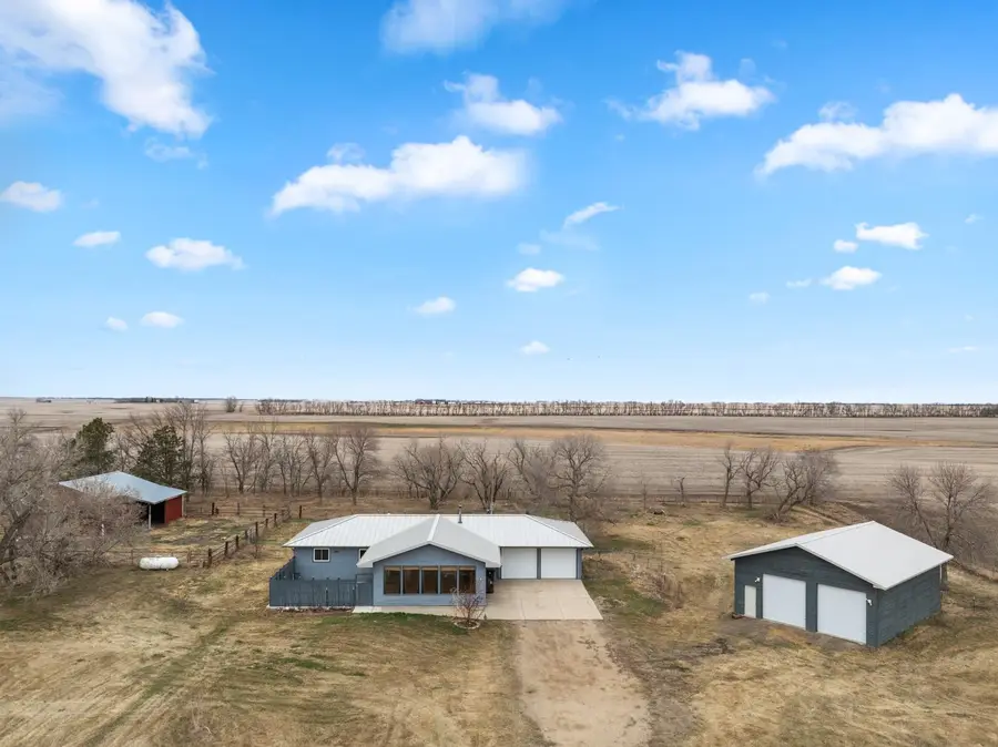 8581 30th AVE NE, Minot, ND 58703 - #2