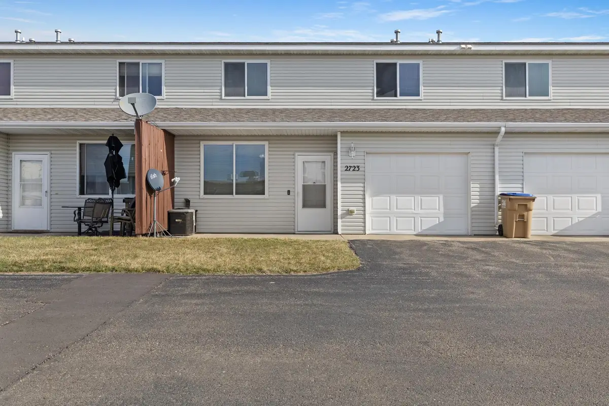 2723 N BROADWAY, Minot, ND 58703 - #1