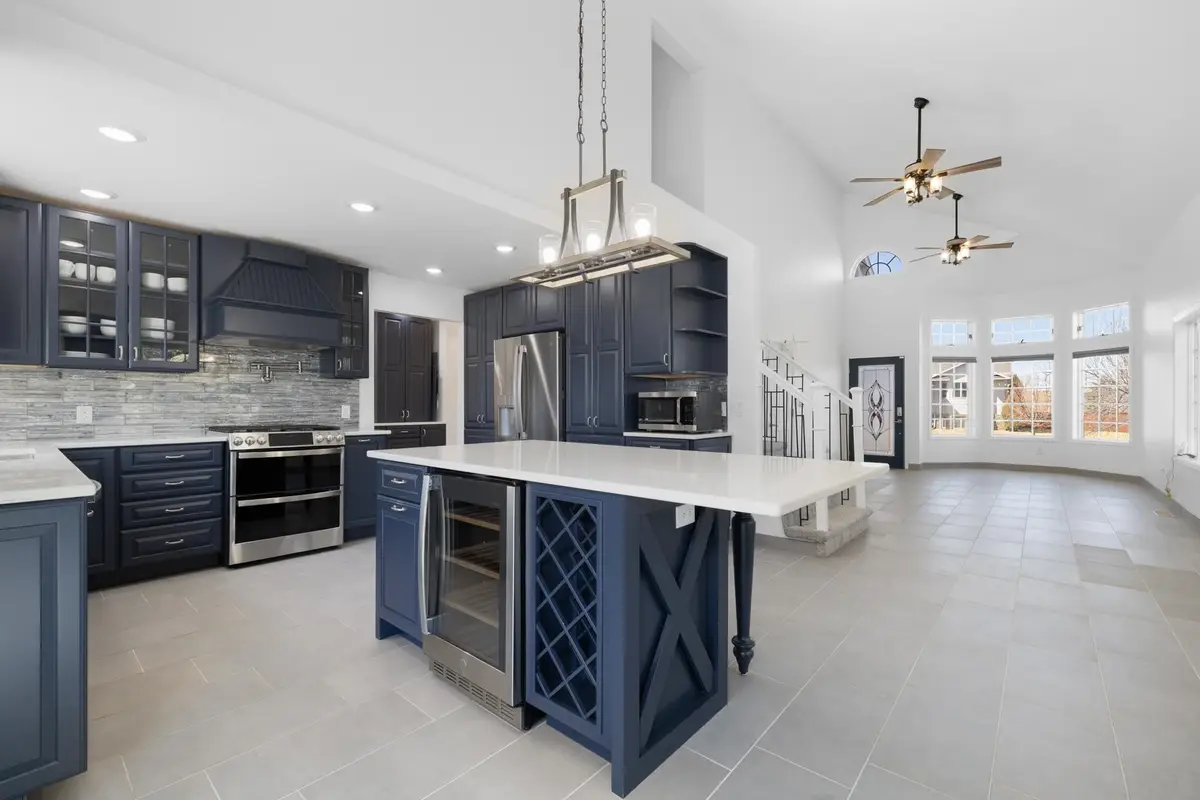 308 28th St NW, Minot, ND 58703 - #1