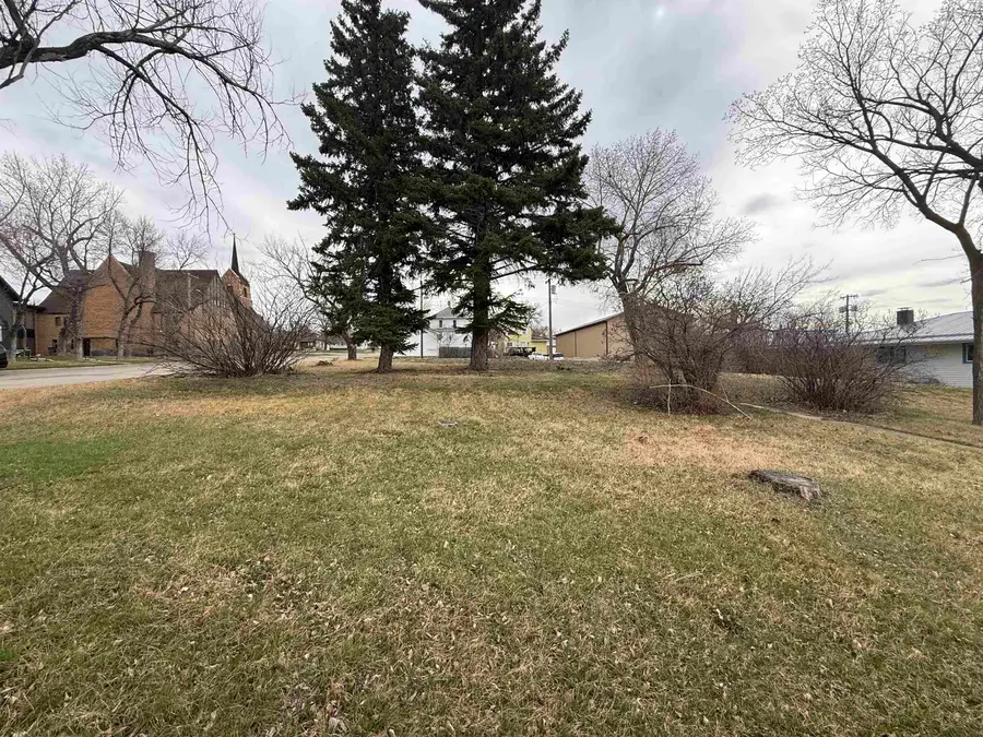 320 1st Ave NW, Kenmare, ND 58746 - #3