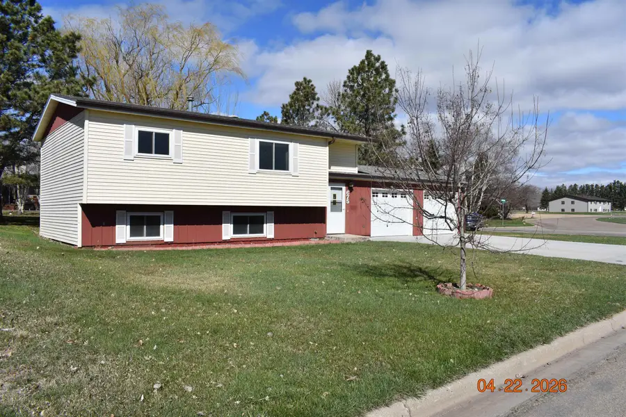 675 2nd St NE, Garrison, ND 58540 - #3