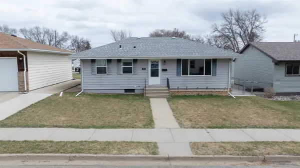 800 17TH ST NW, Minot, ND 58703