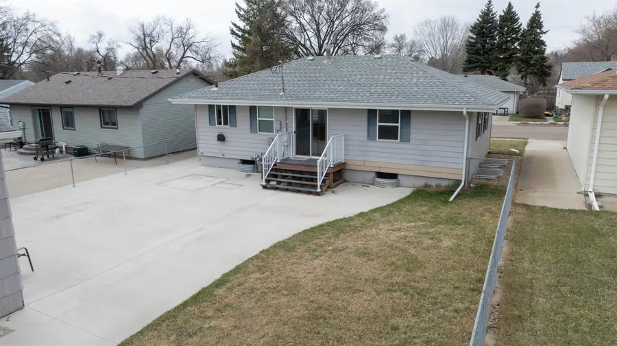 800 17TH ST NW, Minot, ND 58703 - #3