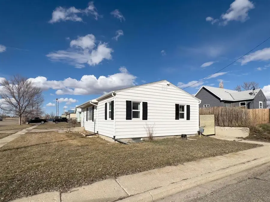 501 N Benson St, Tioga, ND 58852 - #2