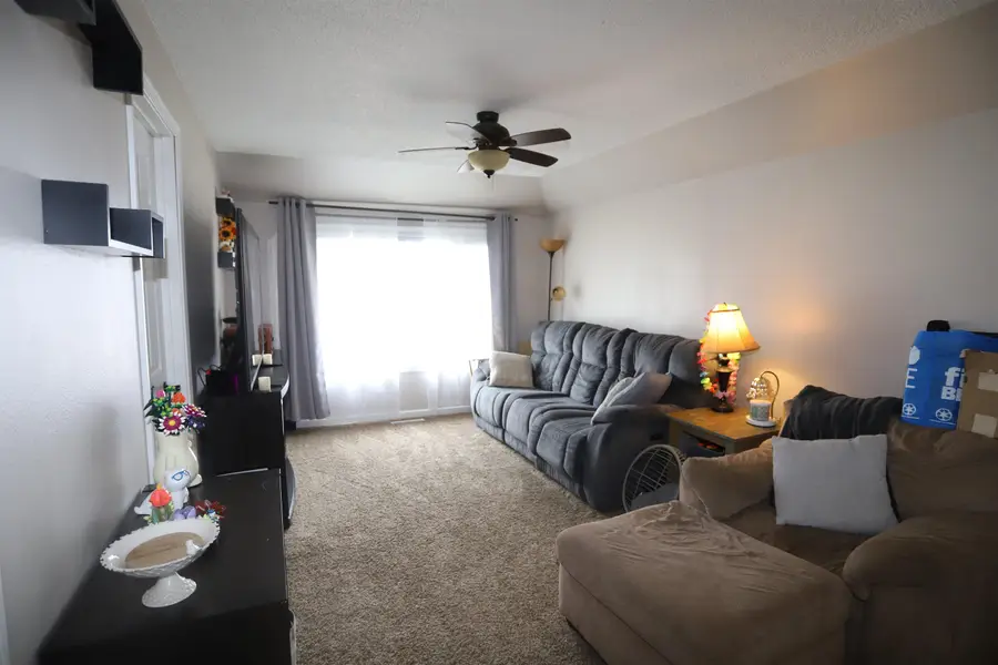 409 5th ST SW, Minot, ND 58701 - #2