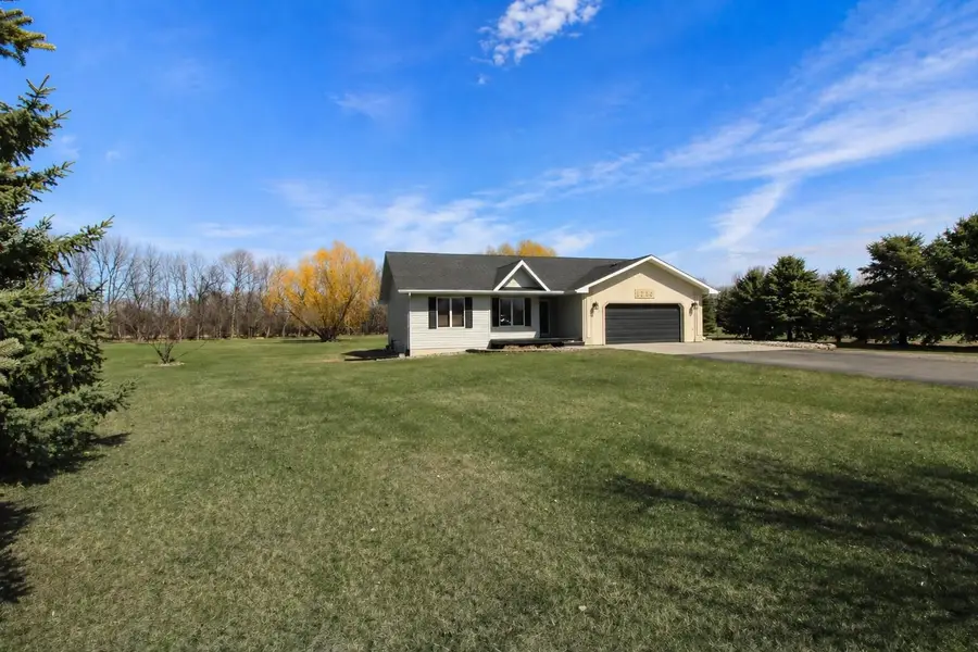 2710 NW 68th St, Minot, ND 58703 - #3