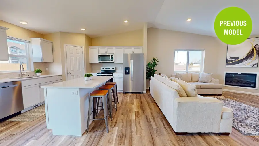 2221 23rd Ave NW, Minot, ND 58703 - #2