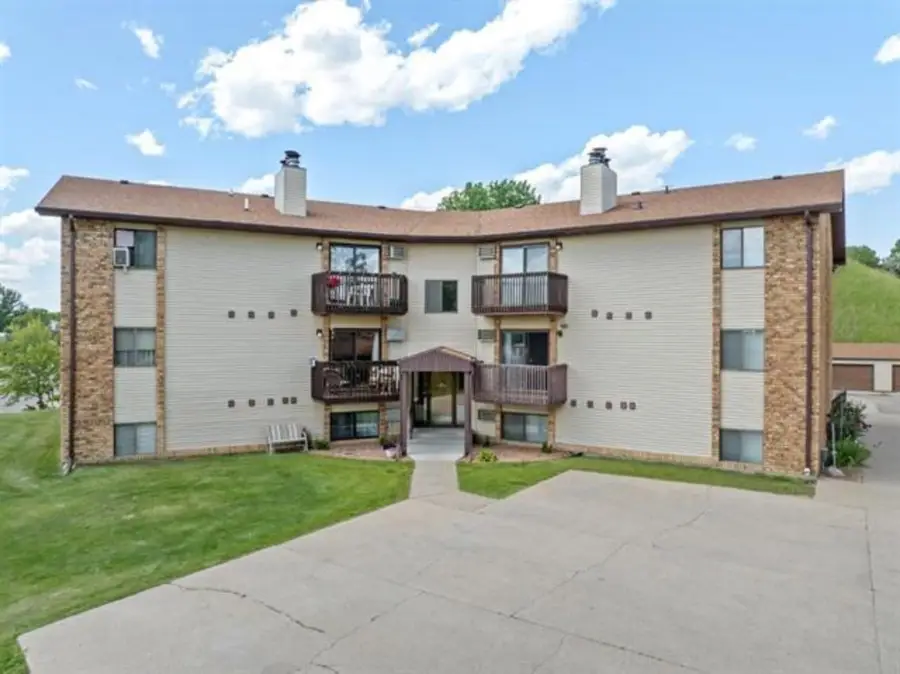 1602 Terrace Drive, Minot, ND 58703 - #2