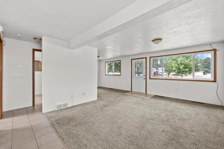 2517 2nd Ave SW, Minot, ND 58701 - #3