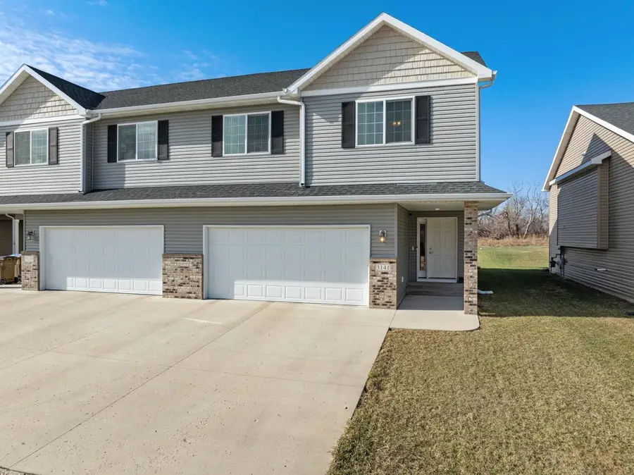 3141 8th St NE, Minot, ND 58703 - #2
