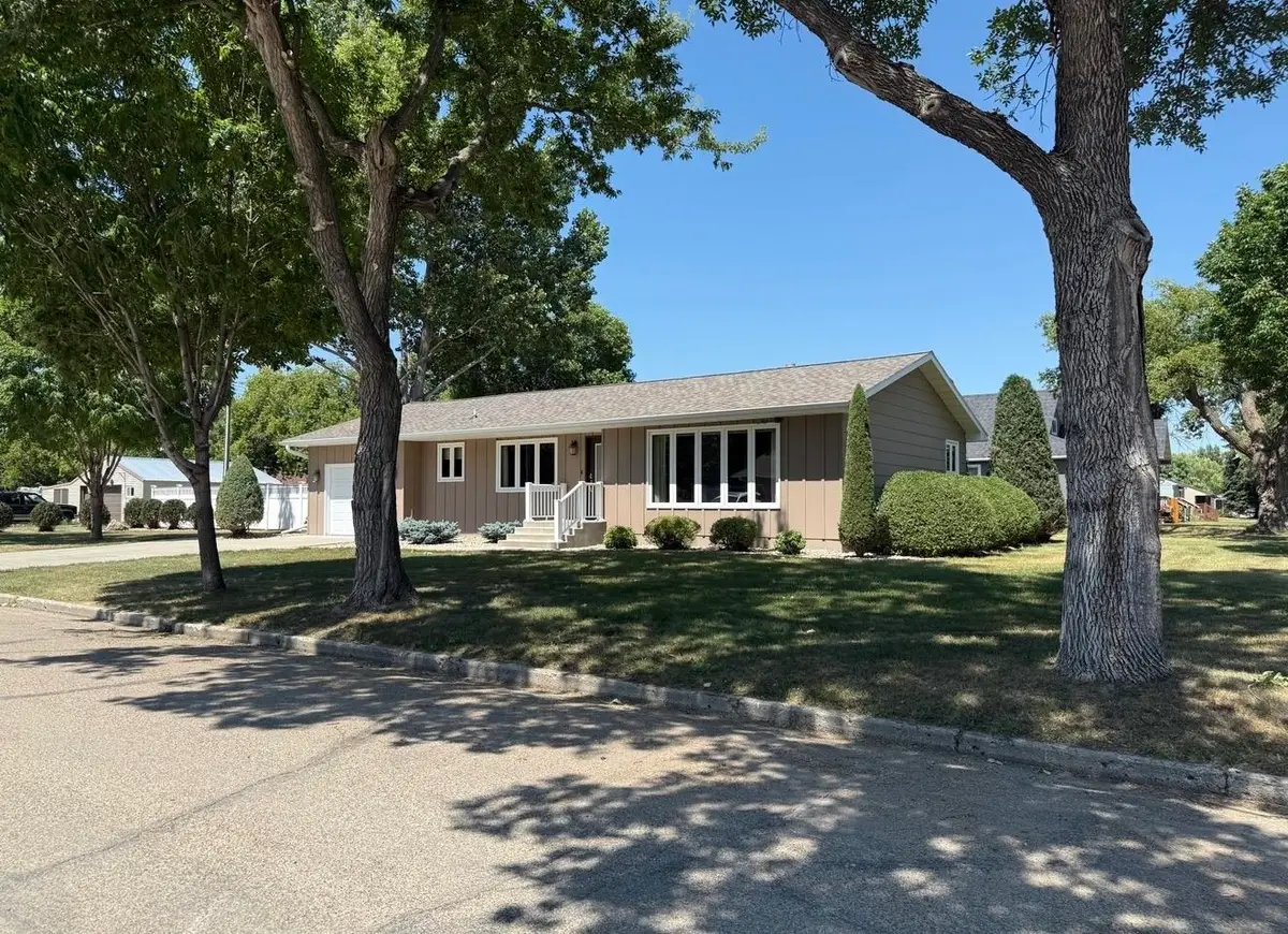 195 E 4th Ave, Westhope, ND 58793 - #1