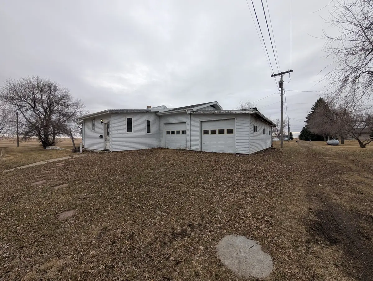 511 Seaton St., Glenburn, ND 58740-0000 - #1