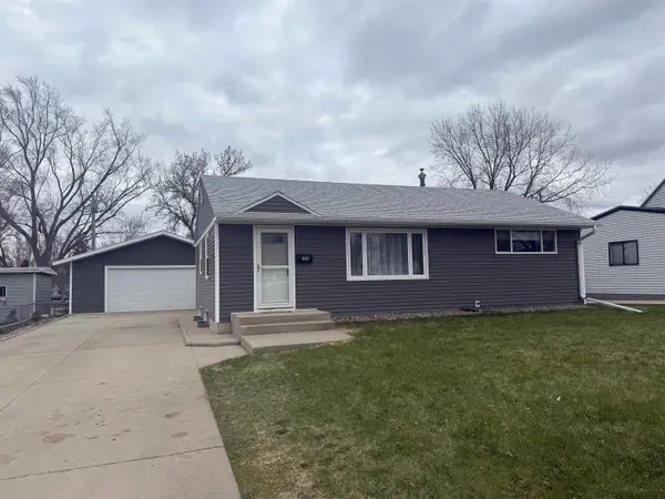 505 SW 17th Ave, Minot, ND 58701