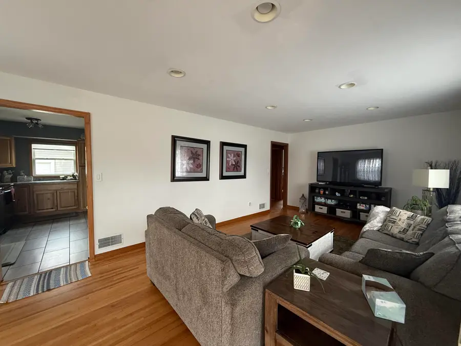 505 SW 17th Ave, Minot, ND 58701 - #2