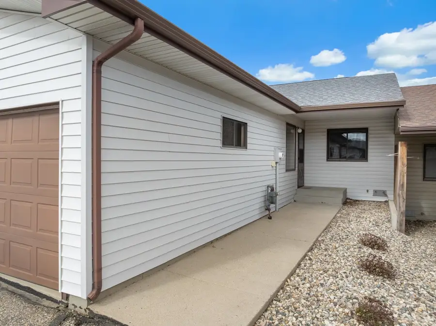 2023 12TH ST NW, Minot, ND 58703 - #2