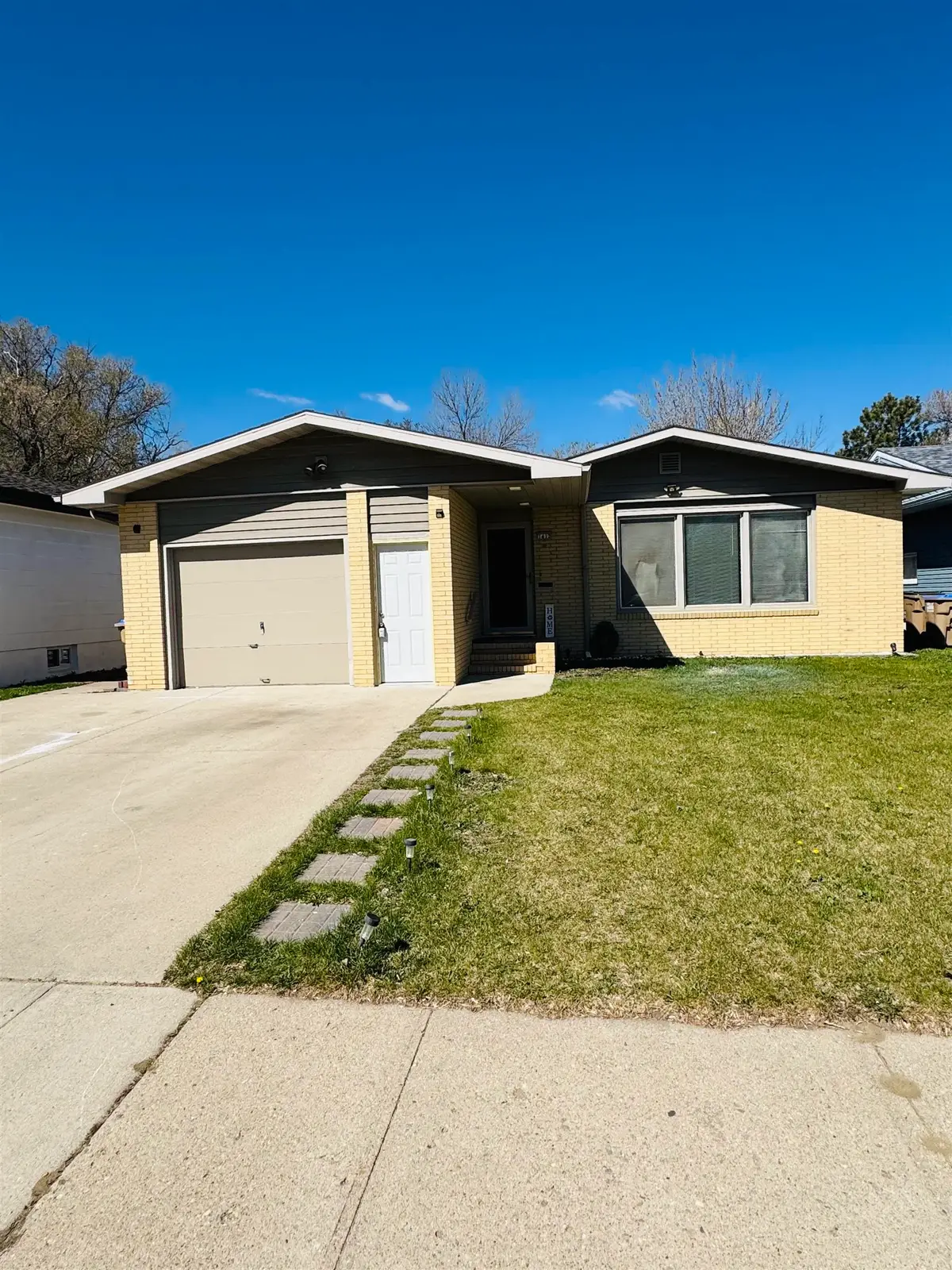 1412 7th St. SW, Minot, ND 58701 - #1