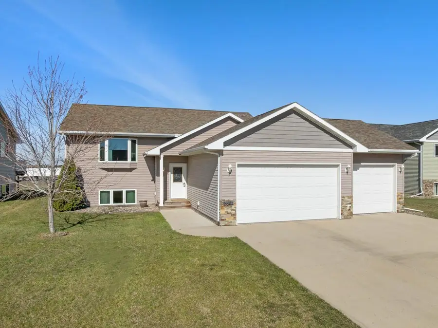 2844 Grey Eagle Pass, Minot, ND 58703 - #3