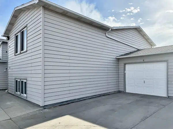 606 19th Ave Se Unit #8, Minot, ND 58701