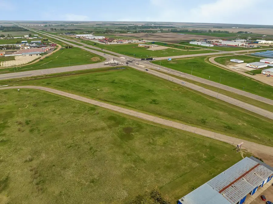 4539 N Broadway, Minot, ND 58703 - #3