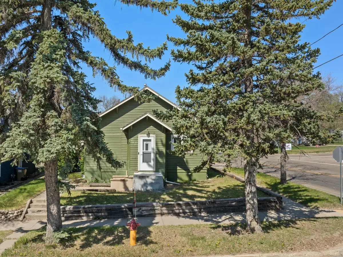 1023 3RD ST NE, Minot, ND 58703 - #1