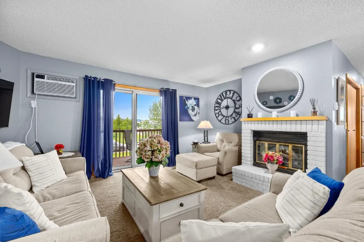924 28th Ave #303A SW, Minot, ND 58701 - #1