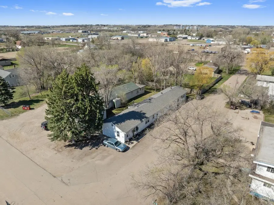 1000/1002 43rd st SE, Minot, ND 58701 - #2