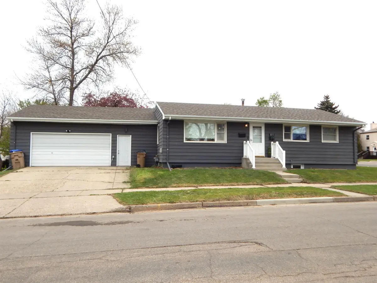 811 12TH ST NW, Minot, ND 58703 - #1