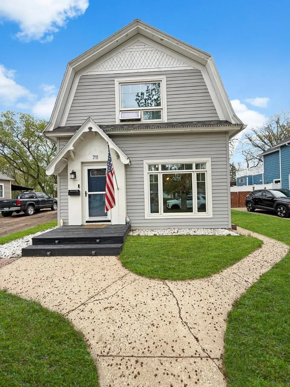 711 1st Ave SE, Minot, ND 58701 - #1