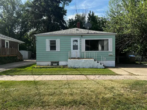 808 6TH AVE NE, Minot, ND 58703
