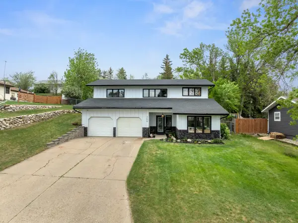 109 13TH AVE NE, Minot, ND 58703