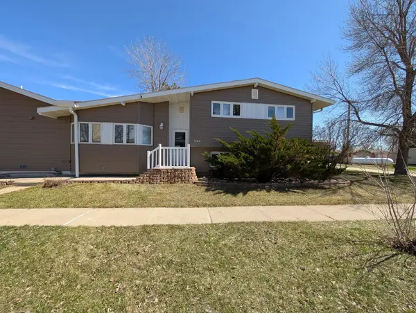 522 NW 1st Ave, Beulah, ND 58523