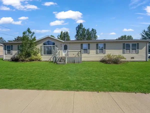 9 31st Ave SE, Minot, ND 58701