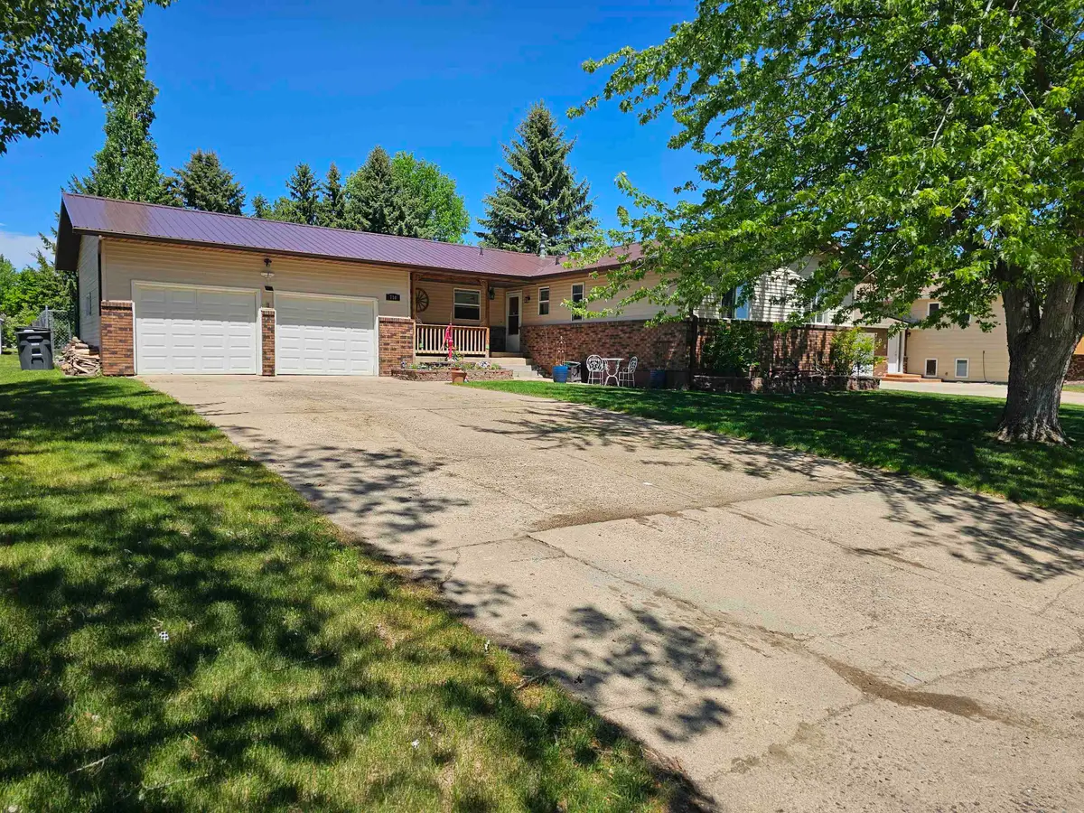 710 McKinley Ave W, Underwood, ND 58576 - #1