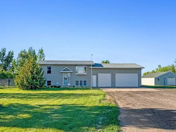 10101 11th Ave SE, Minot, ND 58701
